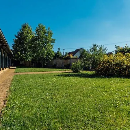 Apartmany V Parku Lednice Exterior photo